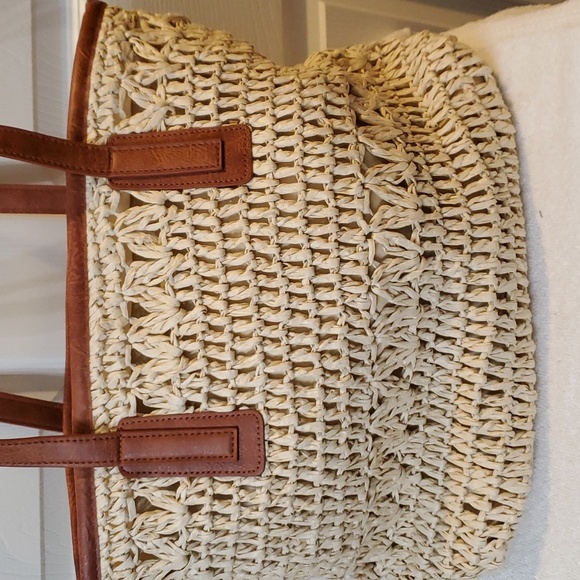 Anna & Elle Straw Handbag tote/ beach bag. NWT - Picture 3 of 6